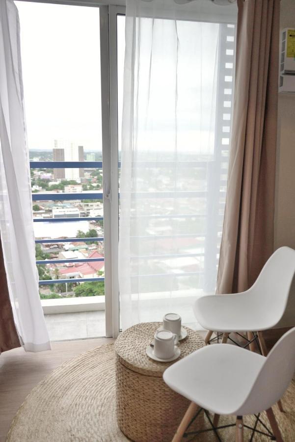 Quince Studio W/ Balcony Orochi Staycation Ph At Loop Tower Cdo カガヤン・デ・オロ エクステリア 写真